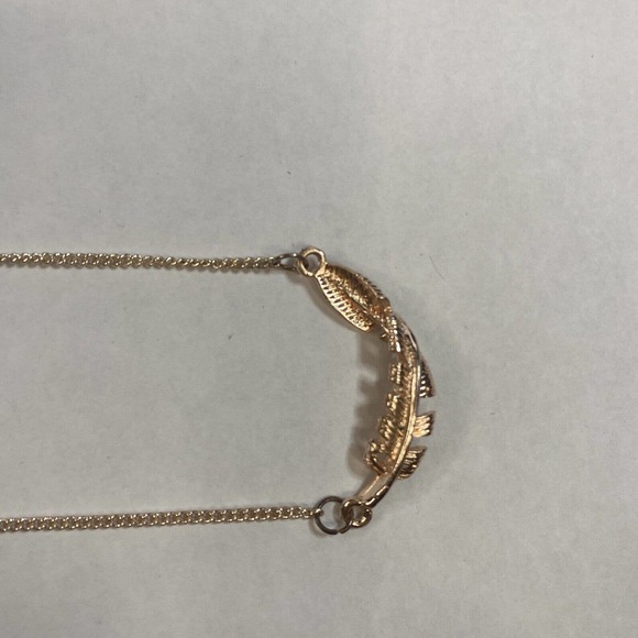 Beautiful Paparazzi Jewelry New Earrings And Necklace Set Feather And Chains - Picture 6 of 12